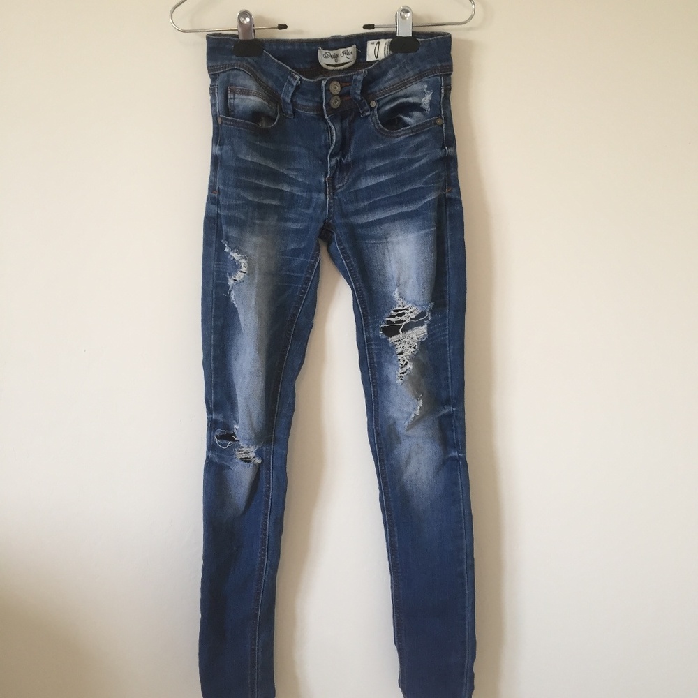 ☆ dark wash distressed jeans ☆